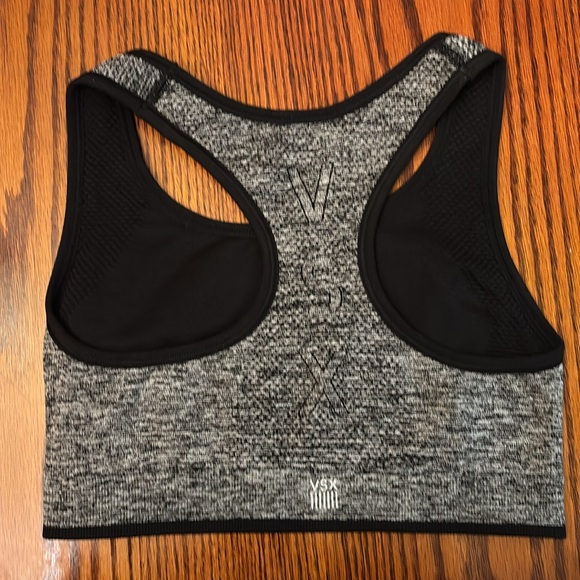 Victoria’s Secret Reversible Sports Bras Small - Picture 7 of 8